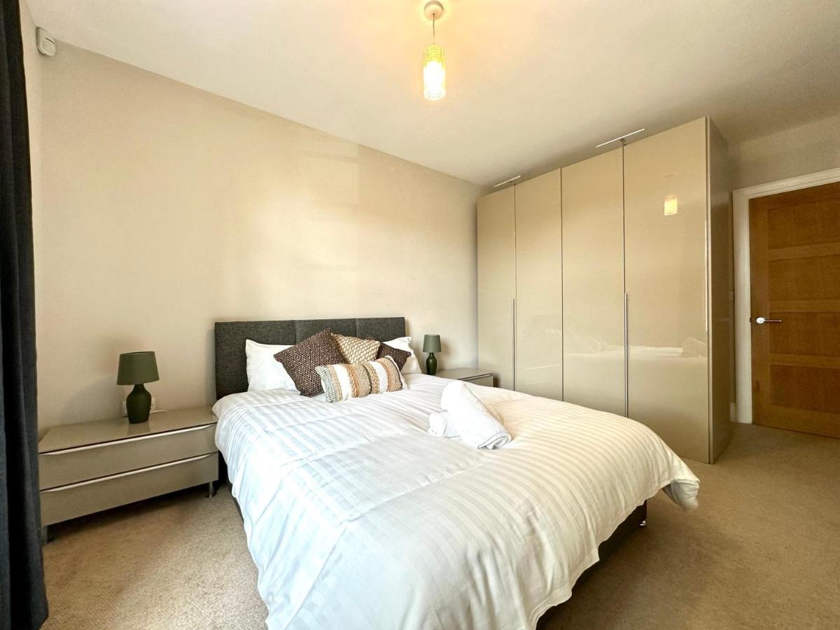 Desirable 2 Bedroom Apartment In Bicester That Sleeps 5 Buitenkant foto