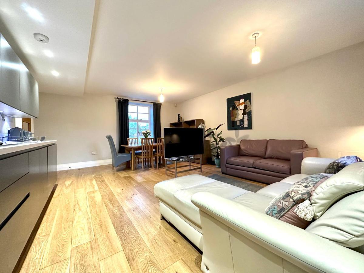 Desirable 2 Bedroom Apartment In Bicester That Sleeps 5 Buitenkant foto