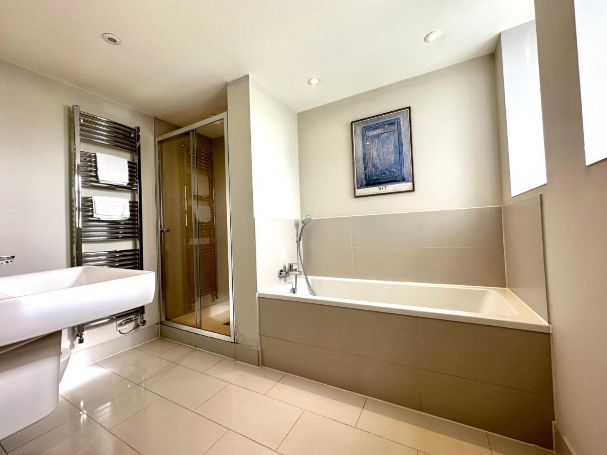 Desirable 2 Bedroom Apartment In Bicester That Sleeps 5 Buitenkant foto