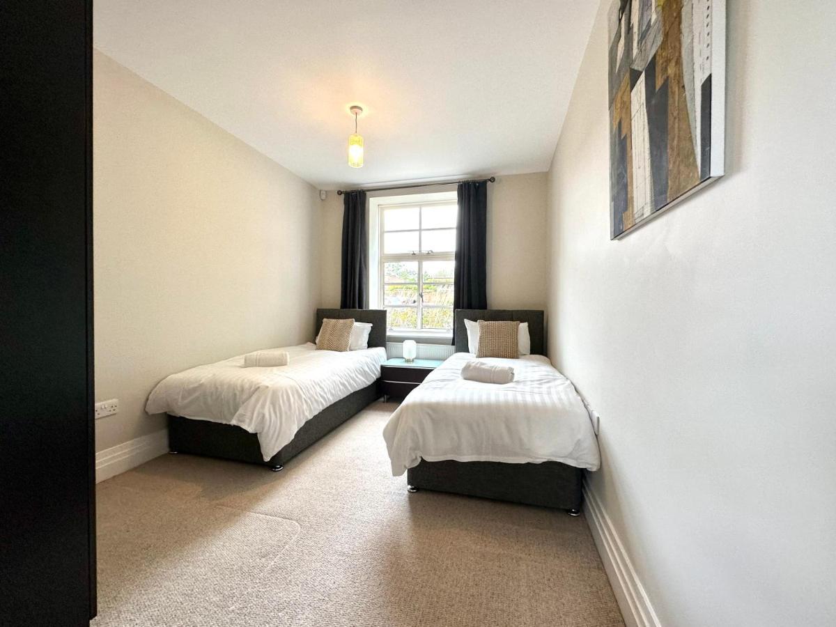 Desirable 2 Bedroom Apartment In Bicester That Sleeps 5 Buitenkant foto